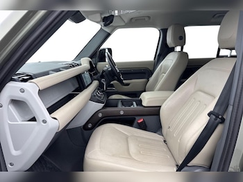 Used Land Rover Defender 2021 for sale - 77220392: Photo