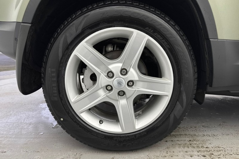 Used Land Rover Defender 2021 for sale - 77220392: Photo 8