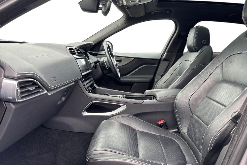 Used Jaguar F-Pace 2020 for sale - 76984330: Photo 3