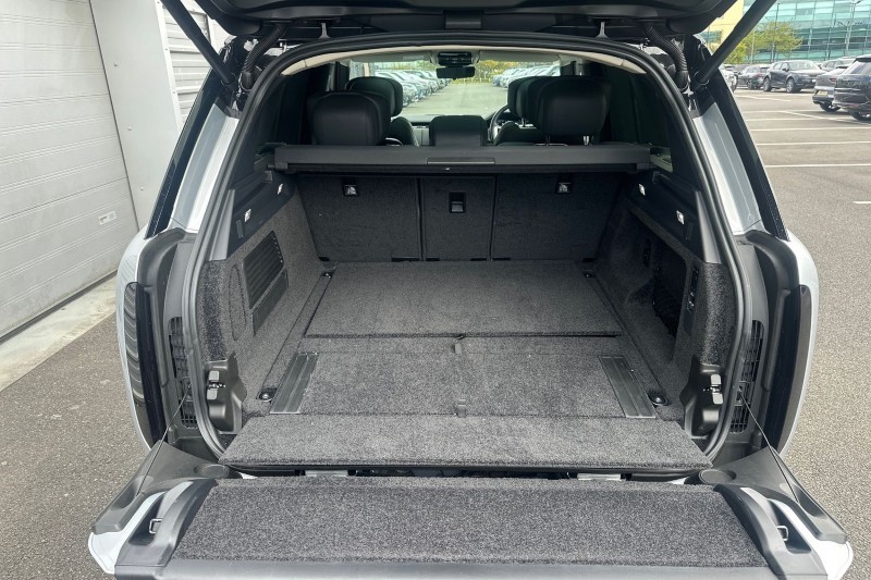 Used Land Rover Range Rover 2025 for sale - 76984347: Photo 10