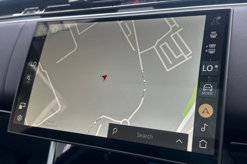 Used Land Rover Range Rover 2025 for sale - 76984347: Photo 11