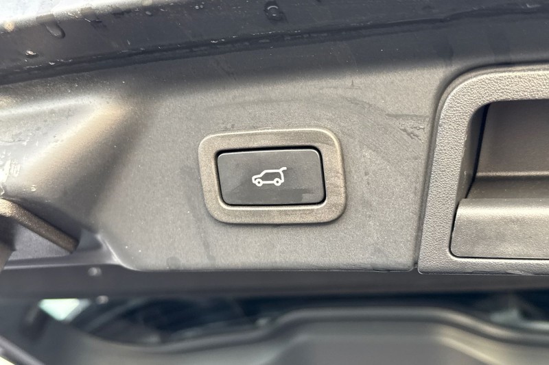 Used Land Rover Range Rover Velar 2021 for sale - 76984332: Photo 37