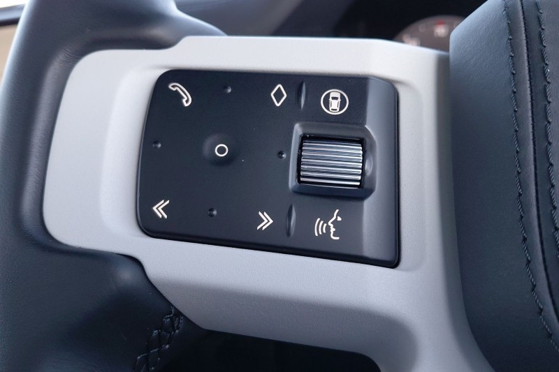 Used Land Rover Defender 2025 for sale - 77762919: Photo 28