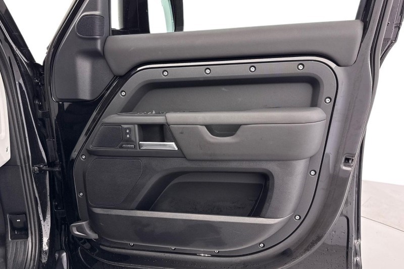 Used Land Rover Defender 2024 for sale - 77225295: Photo 22
