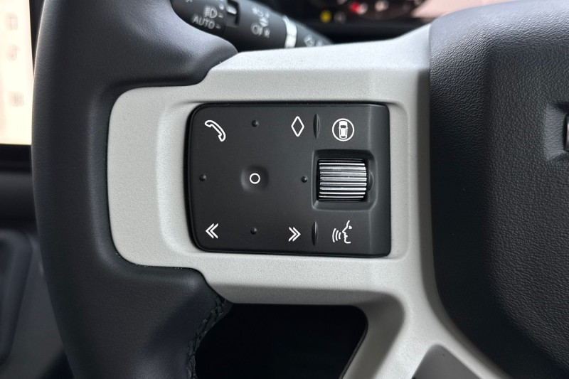 Used Land Rover Defender 2024 for sale - 77225295: Photo 28