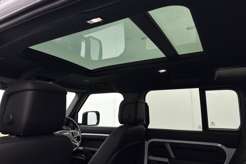 Used Land Rover Defender 2023 for sale - 77435261: Photo 21