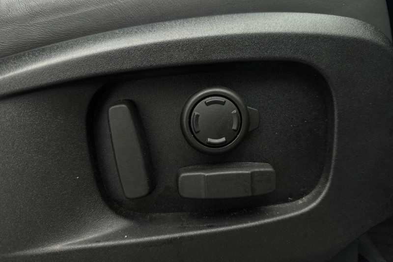 Used Land Rover Defender 2023 for sale - 77435261: Photo 24