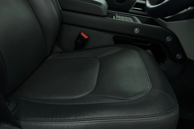 Used Land Rover Defender 2023 for sale - 77435261: Photo 25