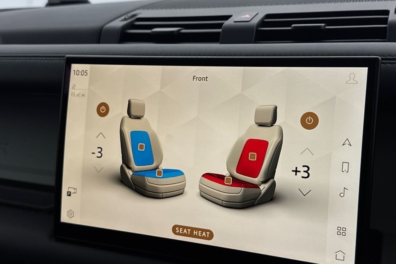 Used Land Rover Defender 2023 for sale - 77435261: Photo 32