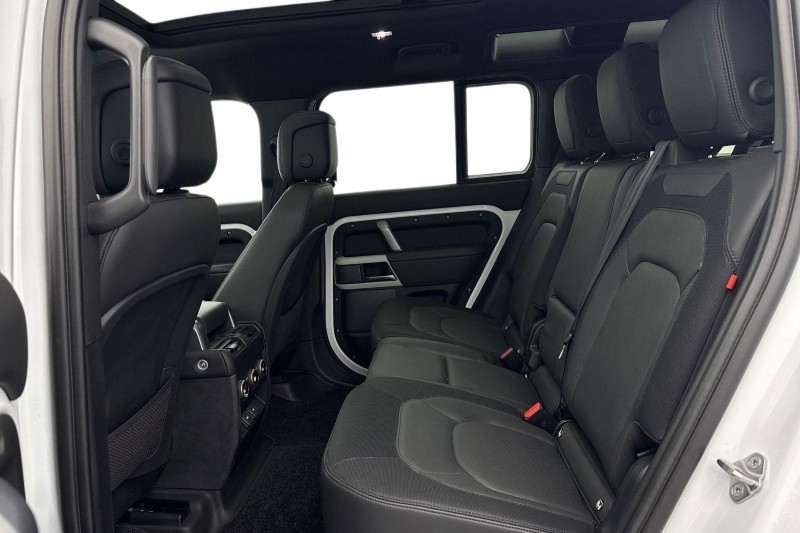 Used Land Rover Defender 2023 for sale - 77435261: Photo 4
