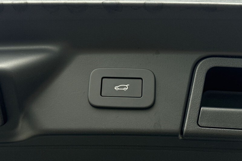 Used Land Rover Range Rover Velar 2025 for sale - 78190445: Photo 43