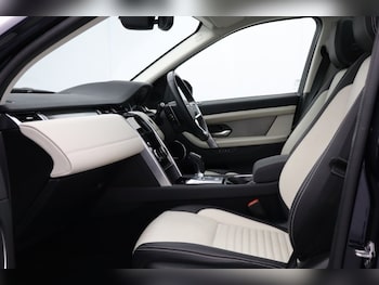 Used Land Rover Discovery Sport 2023 for sale - 78386929: Photo