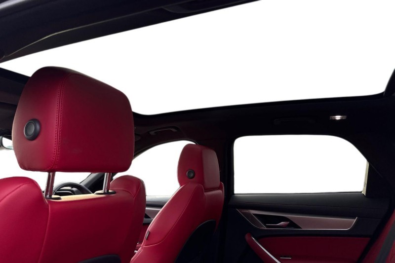 Used Jaguar F-Pace 2023 for sale - 77258382: Photo 21