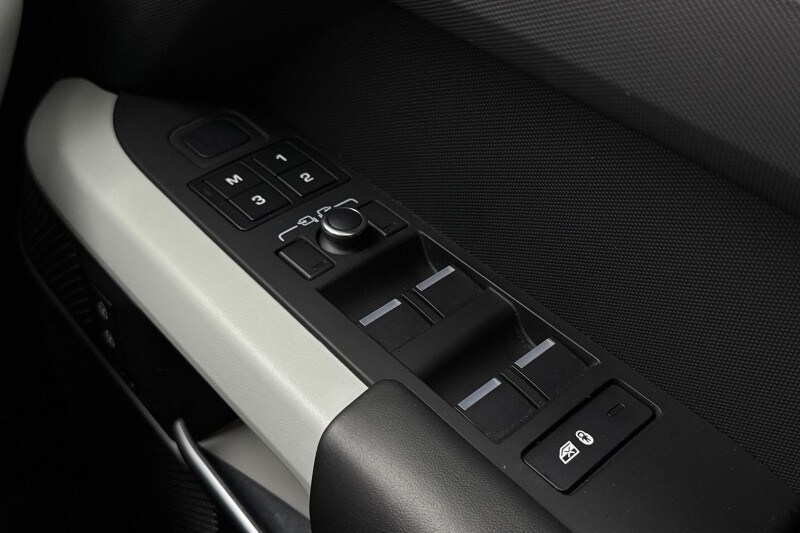 Used Land Rover Defender 2022 for sale - 77679019: Photo 24
