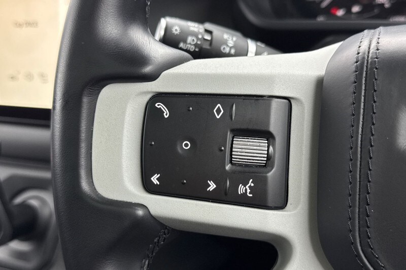 Used Land Rover Defender 2022 for sale - 77679019: Photo 28