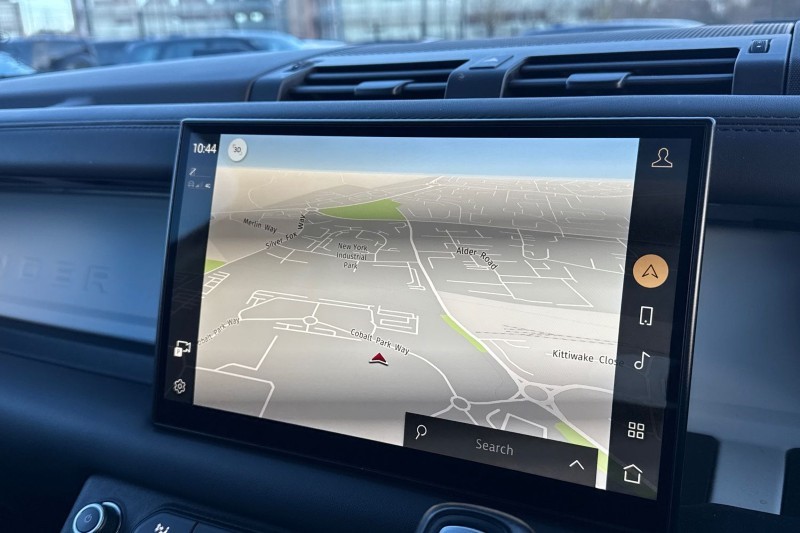 Used Land Rover Defender 2022 for sale - 76984361: Photo 11