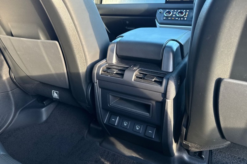 Used Land Rover Defender 2022 for sale - 76984361: Photo 18