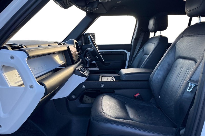 Used Land Rover Defender 2022 for sale - 76984361: Photo 3