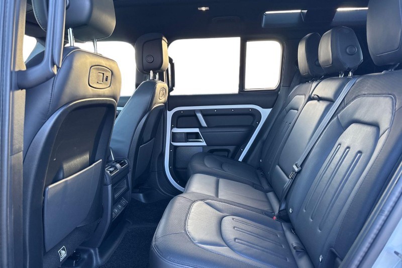 Used Land Rover Defender 2022 for sale - 76984361: Photo 4