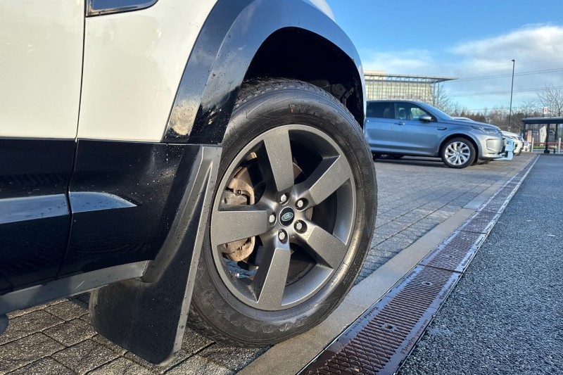 Used Land Rover Defender 2022 for sale - 76984361: Photo 44