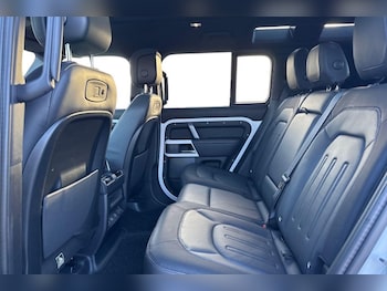 Used Land Rover Defender 2022 for sale - 76984361: Photo