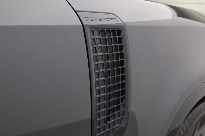 Used Land Rover Defender 2024 for sale - 77802073: Photo 21
