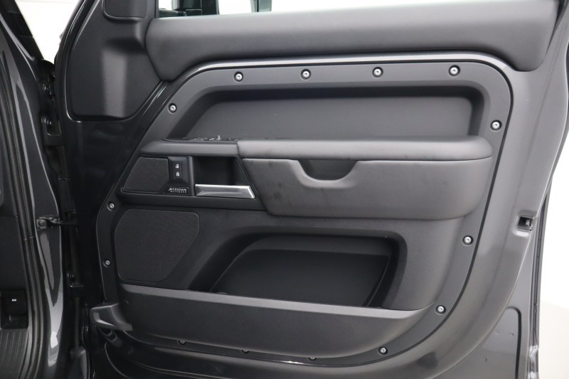 Used Land Rover Defender 2024 for sale - 77802073: Photo 23