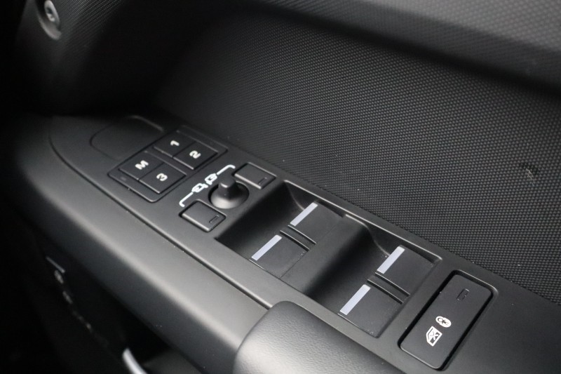 Used Land Rover Defender 2024 for sale - 77802073: Photo 24