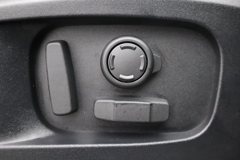 Used Land Rover Defender 2024 for sale - 77802073: Photo 25