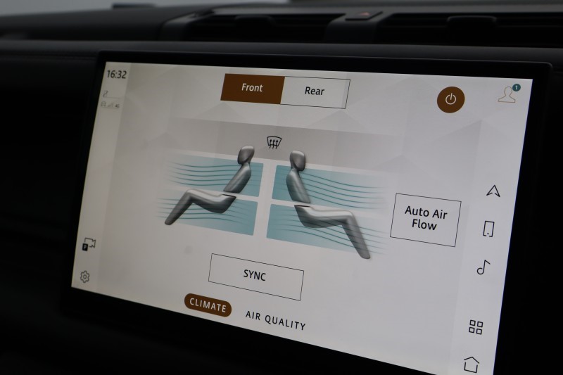 Used Land Rover Defender 2024 for sale - 77802073: Photo 31