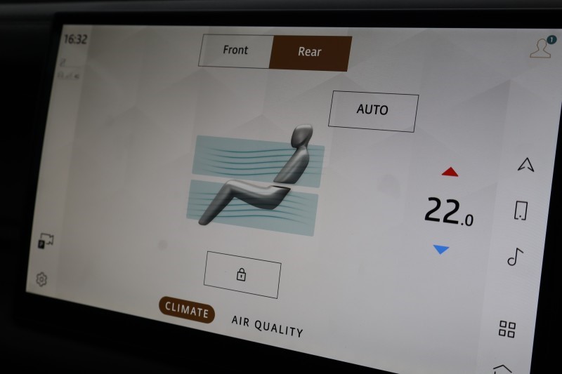 Used Land Rover Defender 2024 for sale - 77802073: Photo 32