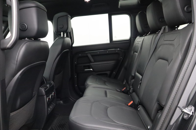 Used Land Rover Defender 2024 for sale - 77802073: Photo 4