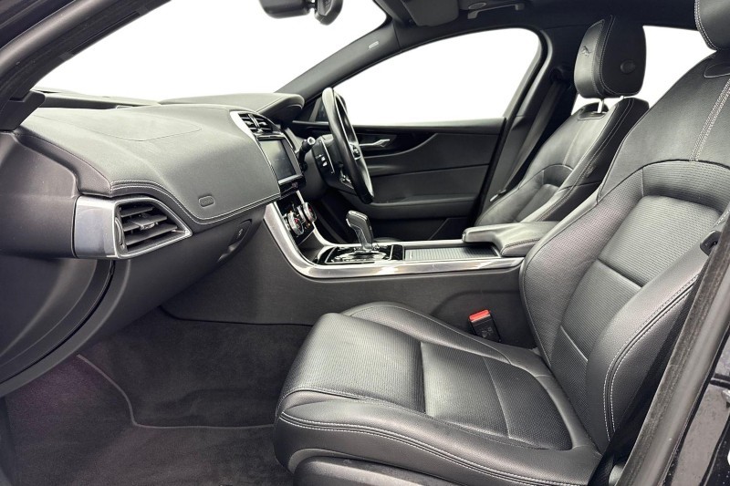 Used Jaguar XE 2021 for sale - 77406444: Photo 3