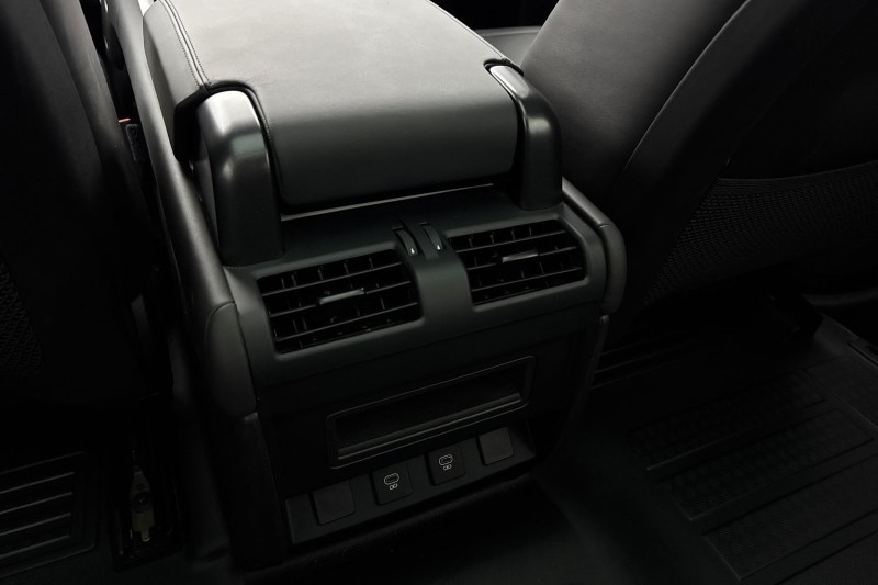 Used Land Rover Defender 2024 for sale - 77718123: Photo 18