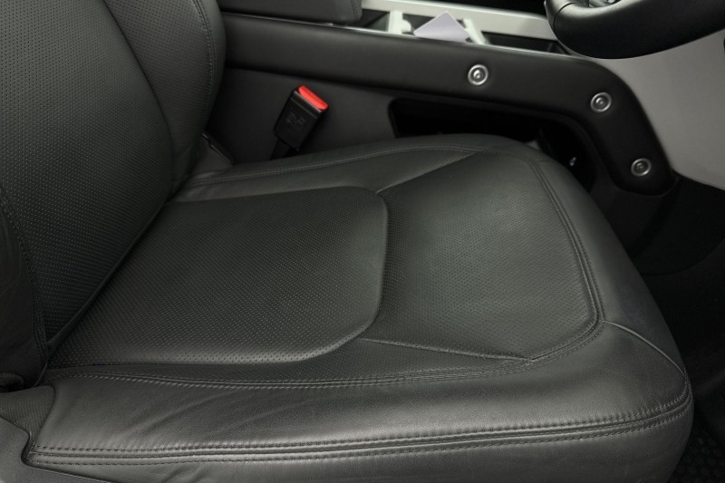 Used Land Rover Defender 2024 for sale - 77718123: Photo 25