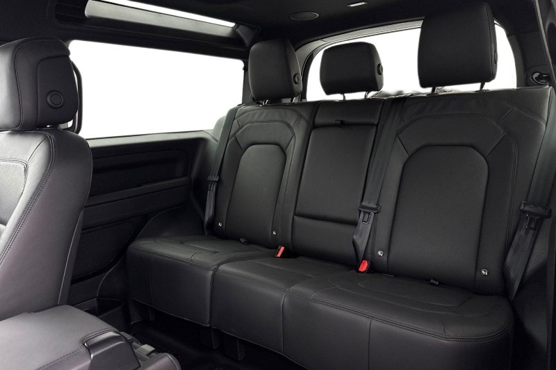 Used Land Rover Defender 2024 for sale - 77718123: Photo 4