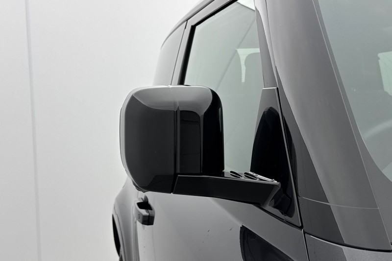 Used Land Rover Defender 2024 for sale - 77718123: Photo 46