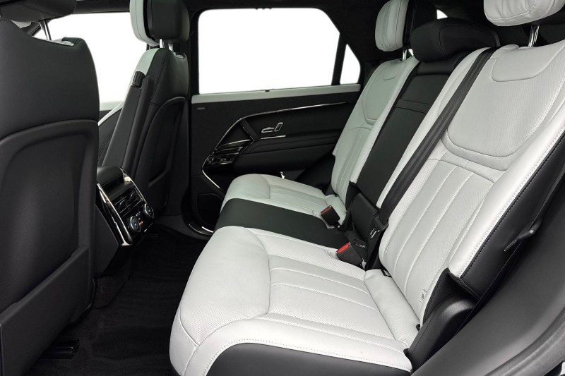 Used Land Rover Range Rover Sport 2025 for sale - 77519360: Photo 4