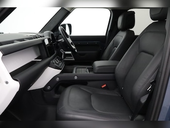 Used Land Rover Defender 2023 for sale - 79127439: Photo