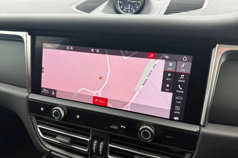 Used Porsche Macan 2022 for sale - 76984327: Photo 11