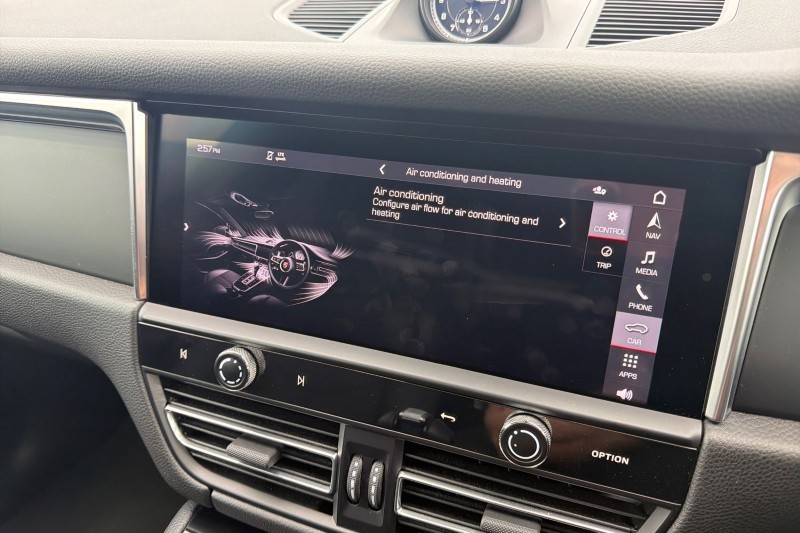 Used Porsche Macan 2022 for sale - 76984327: Photo 30