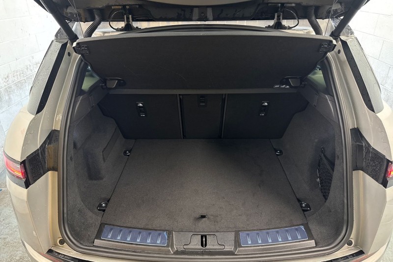 Used Land Rover Range Rover Evoque 2025 for sale - 77261750: Photo 10