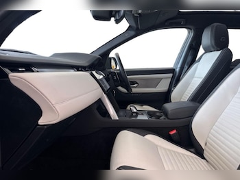 Used Land Rover Discovery Sport 2025 for sale - 76984329: Photo