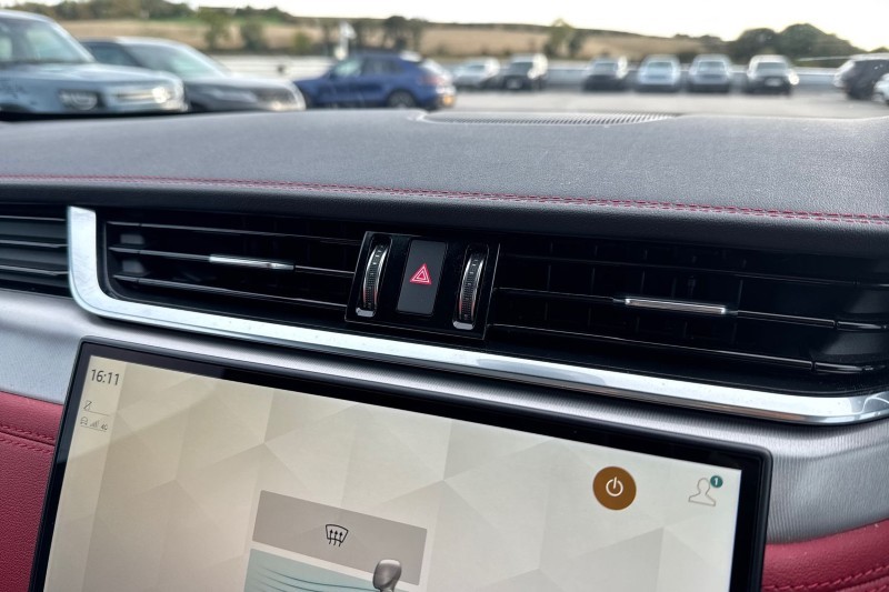 Used Jaguar F-Pace 2023 for sale - 76984301: Photo 34