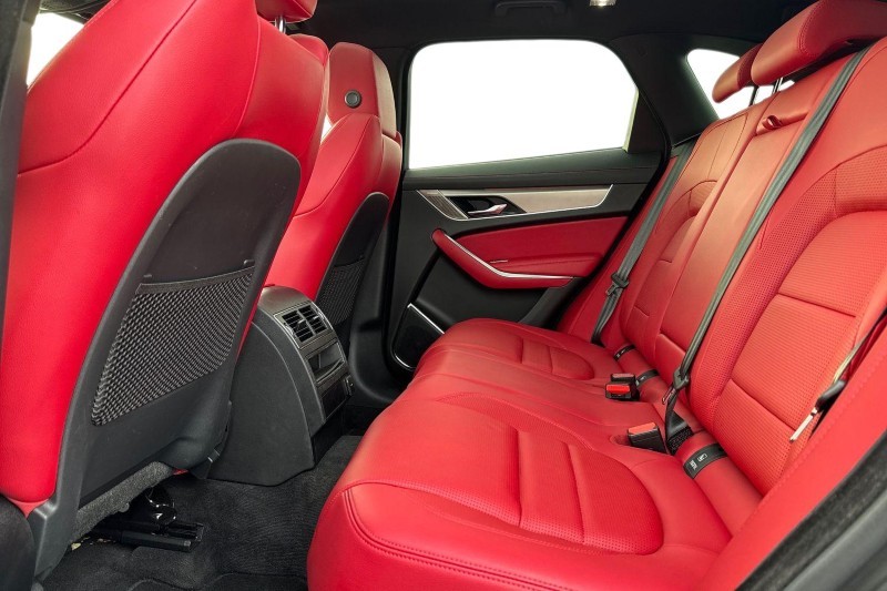 Used Jaguar F-Pace 2023 for sale - 76984301: Photo 4