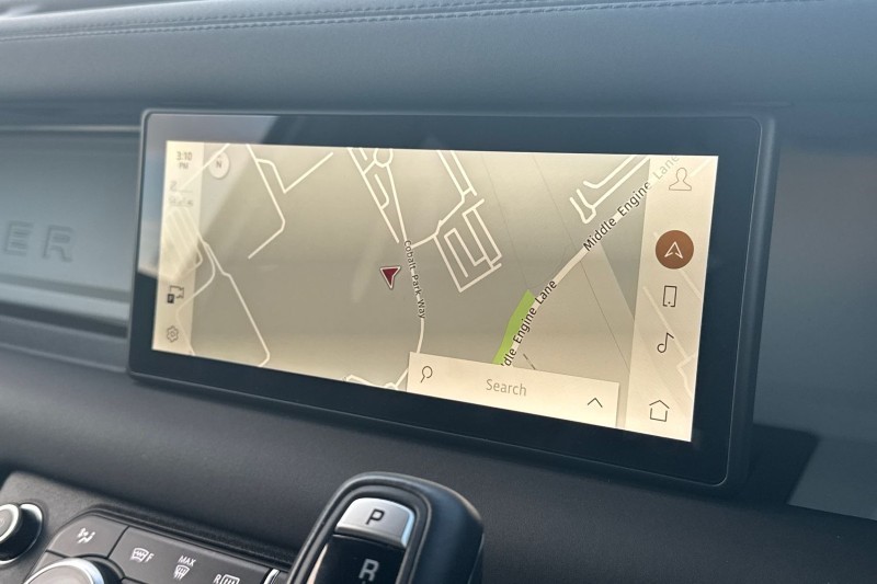 Used Land Rover Defender 2024 for sale - 76984299: Photo 11