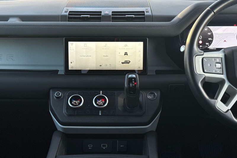 Used Land Rover Defender 2024 for sale - 76984299: Photo 14