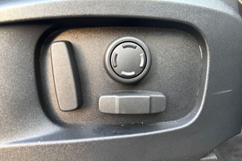 Used Land Rover Defender 2024 for sale - 76984299: Photo 24