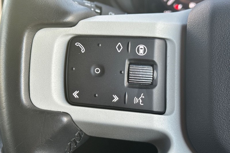 Used Land Rover Defender 2024 for sale - 76984299: Photo 28