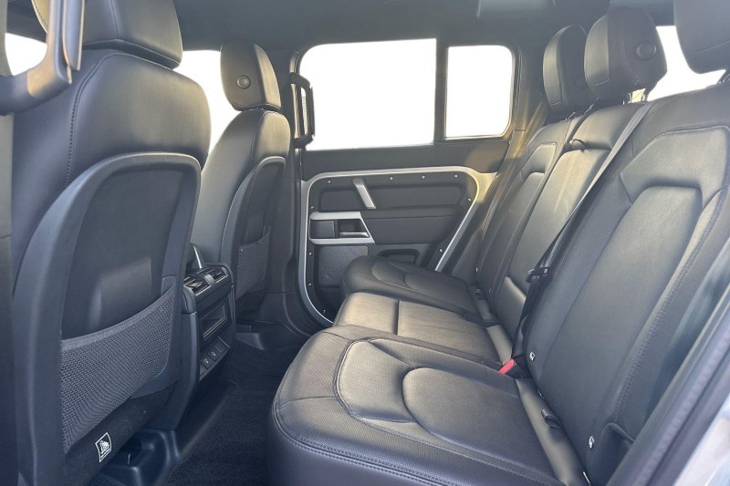 Used Land Rover Defender 2024 for sale - 76984299: Photo 4